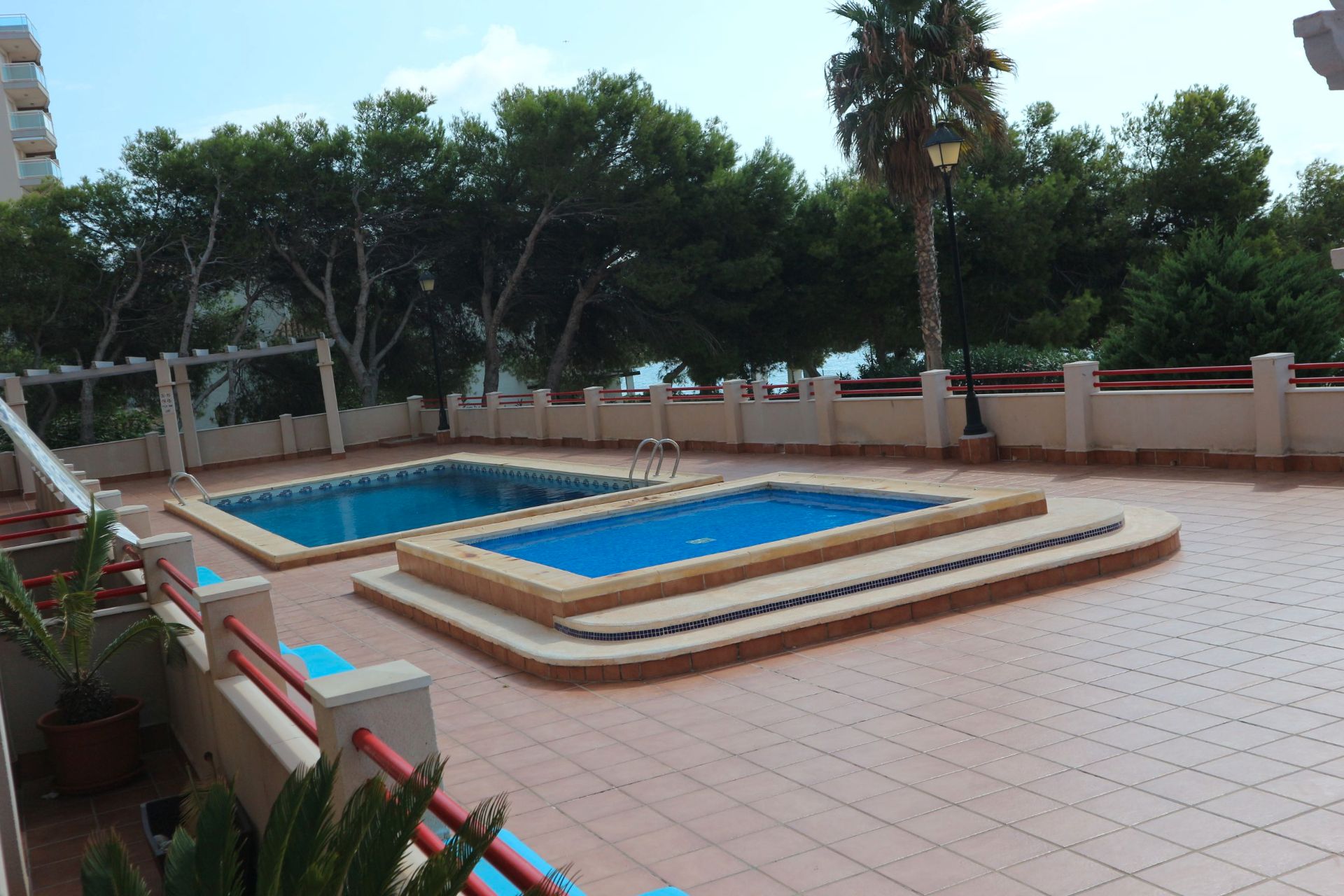 Piscina de Casa adosada en venta en La Manga del Mar Menor con Aire acondicionado, Calefacción y Terraza