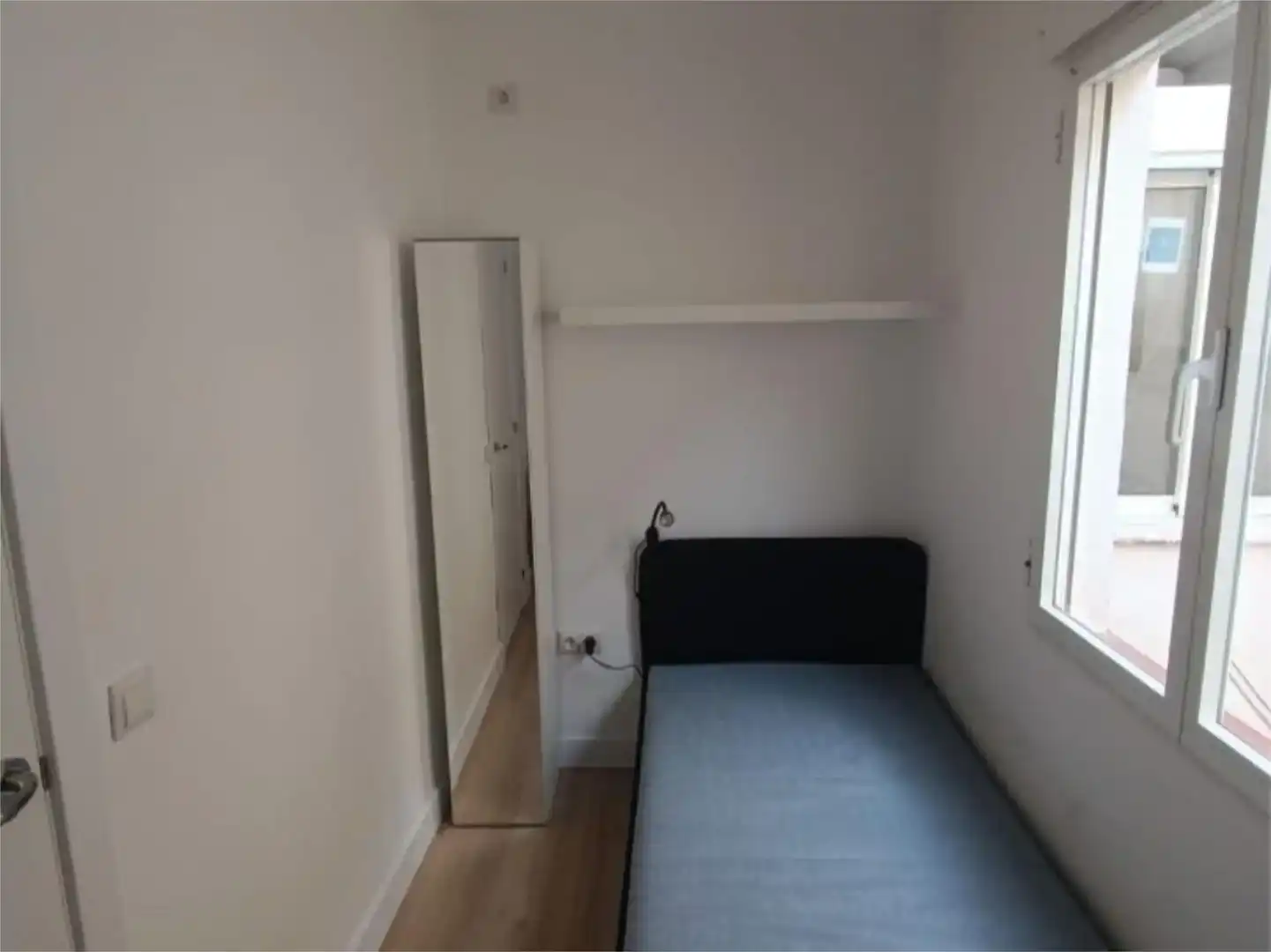 Bedroom of Flat for share in Centro
