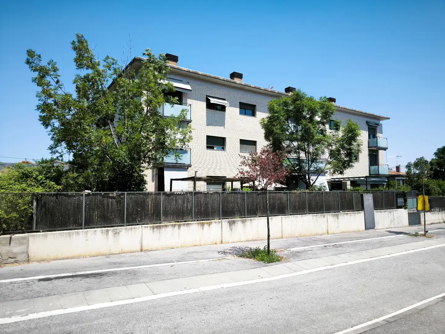 Vista exterior de Pis en venda en Lliçà d'Amunt amb Aire condicionat, Calefacció i Parquet