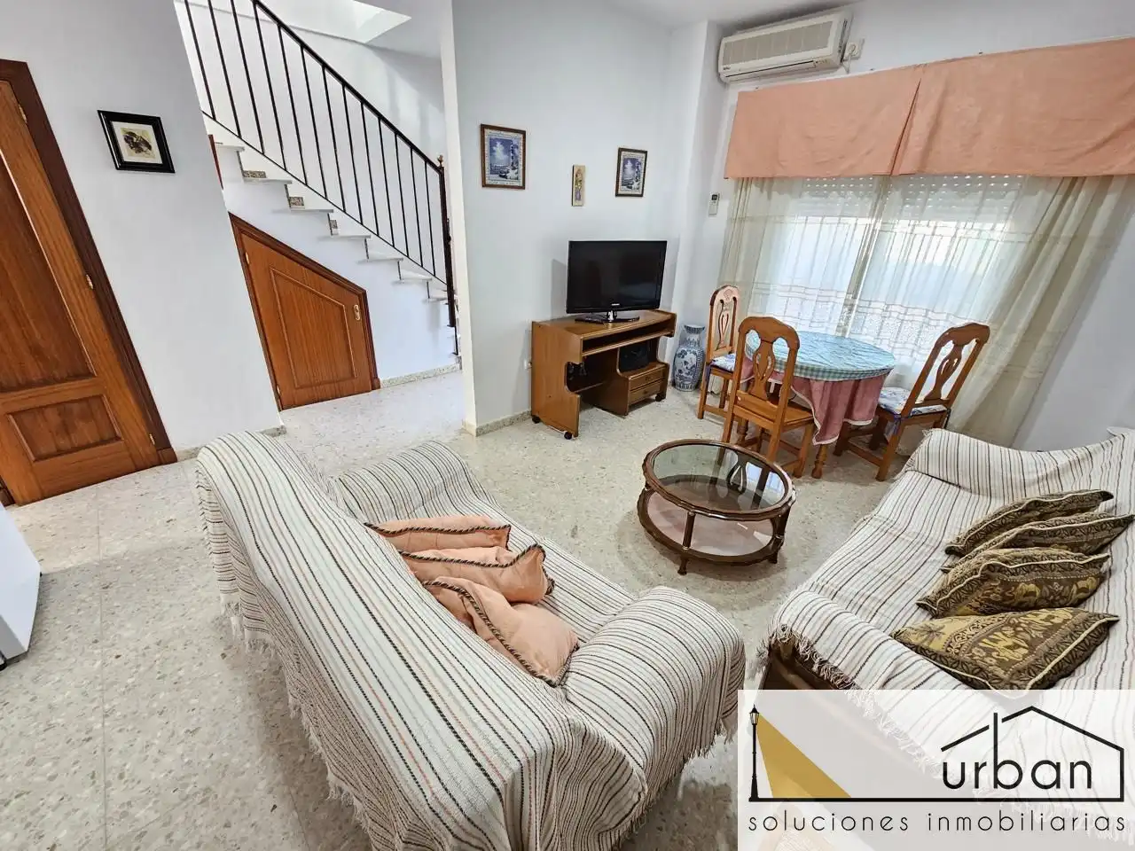 Sala d'estar de Casa o xalet en venda en Chipiona amb Terrassa