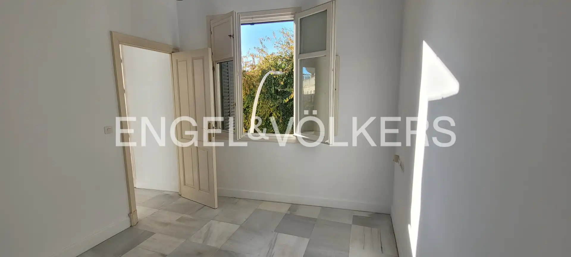Maisonette zur Miete in Sevilla mit Klimaanlage, Heizung und Balkon