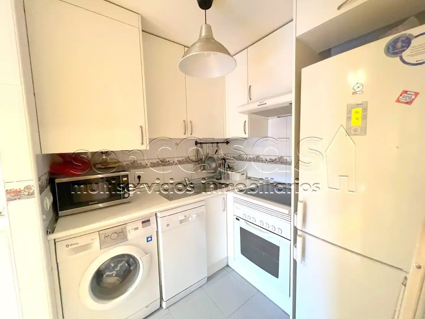 Cuina de Apartament en venda en Madrid amb Aire condicionat, Calefacció i Jardí privat