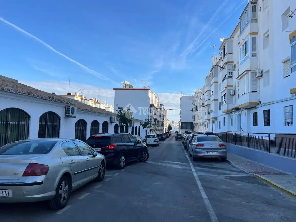 Vista exterior de Piso en venta en Carmona, Sevilla
