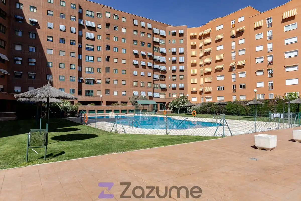 Piscina de Piso de alquiler en Móstoles con Aire acondicionado, Calefacción y Parquet
