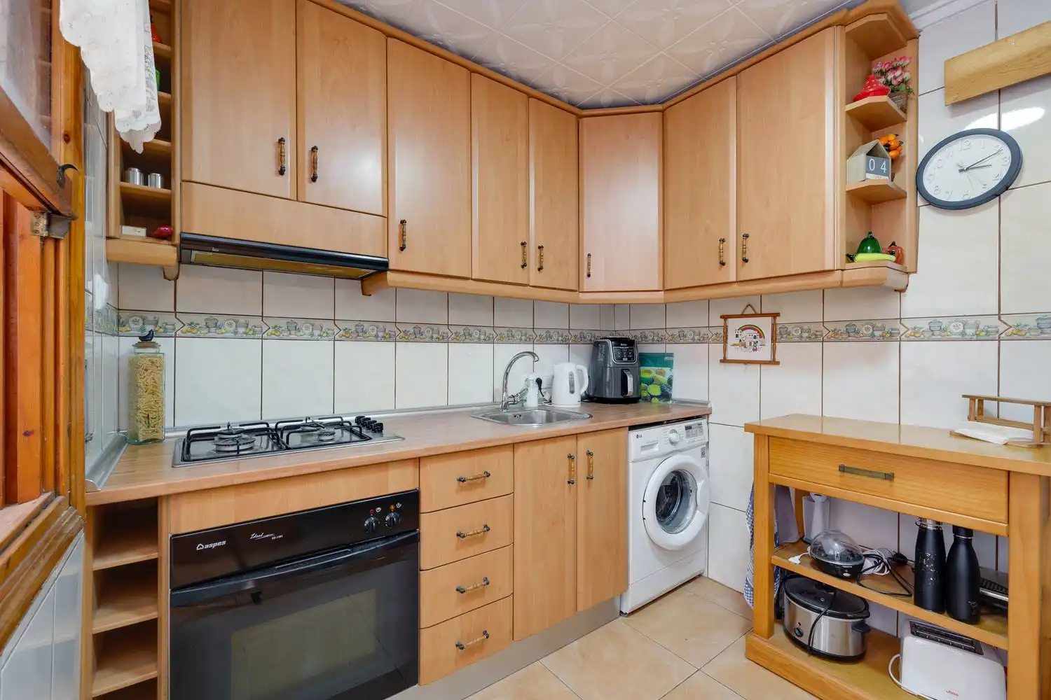 Küche von Einfamilien-Reihenhaus zum Verkauf in Torrevieja mit Terrasse, Balkon und Gemeinschaftspool