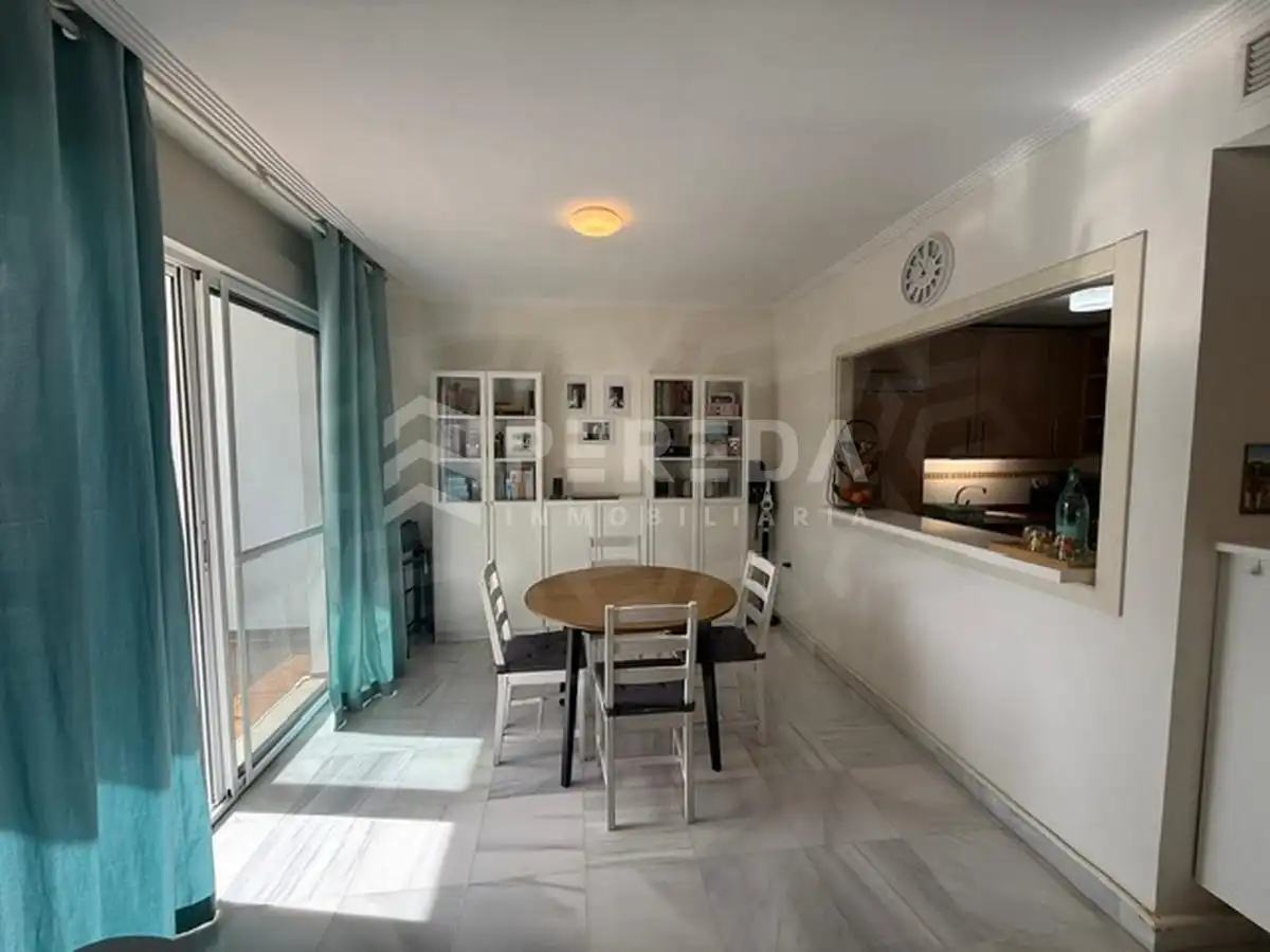 Menjador de Apartament en venda en Roquetas de Mar amb Aire condicionat, Jardí privat i Terrassa
