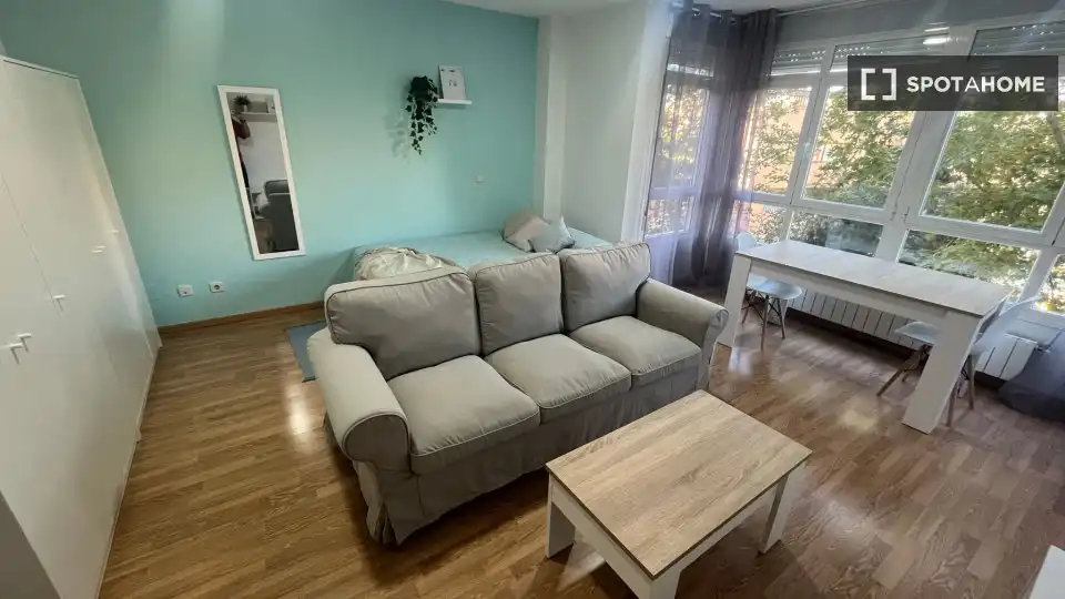 Living room of Flat for share in Getafe  with Air Conditioner, Heating and Furnished