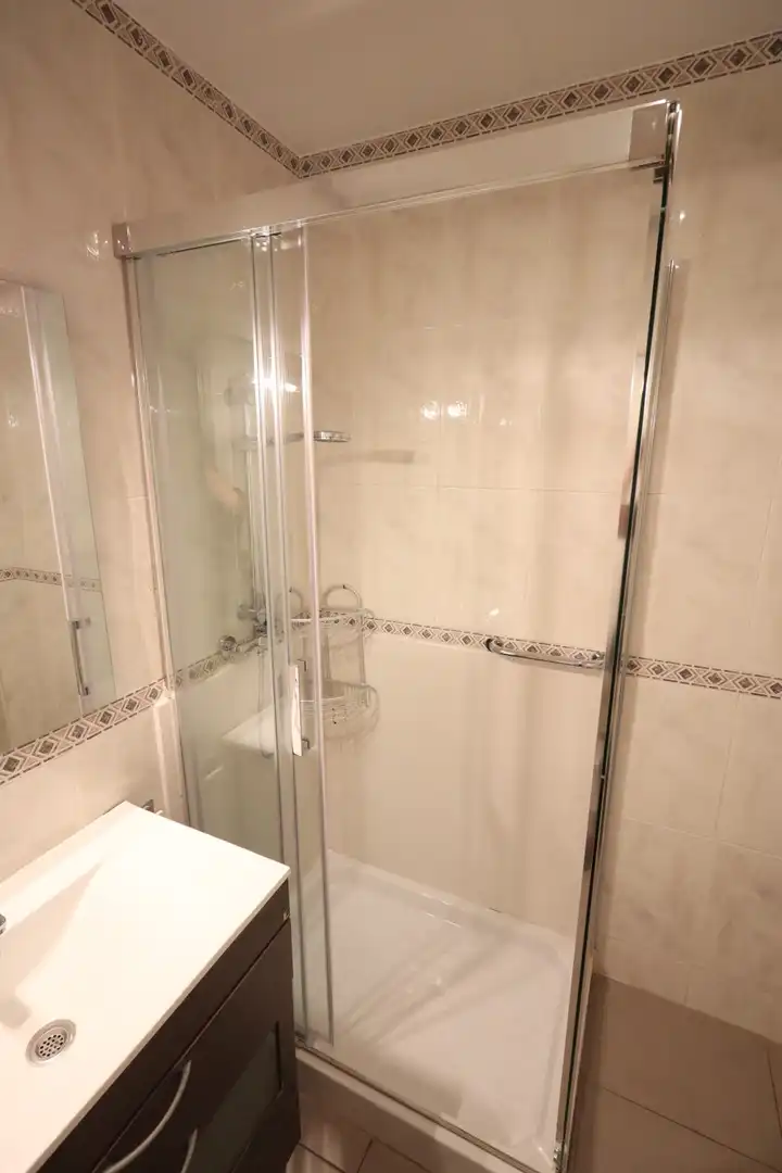 Baño de Piso en venta en Barcelona con Calefacción y Balcón
