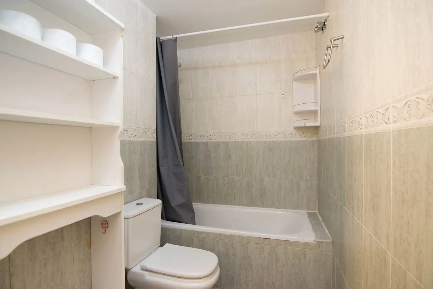 Badezimmer von Wohnung zur Miete in Villanueva de la Cañada mit Klimaanlage
