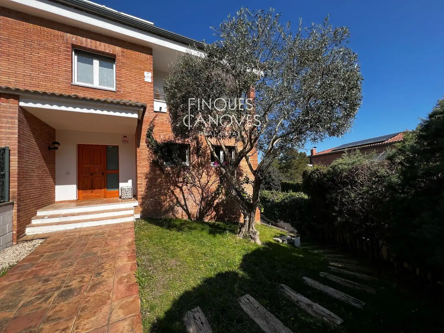Vista exterior de Casa adosada en venta en Girona con Aire acondicionado, Calefacción y Jardín privado