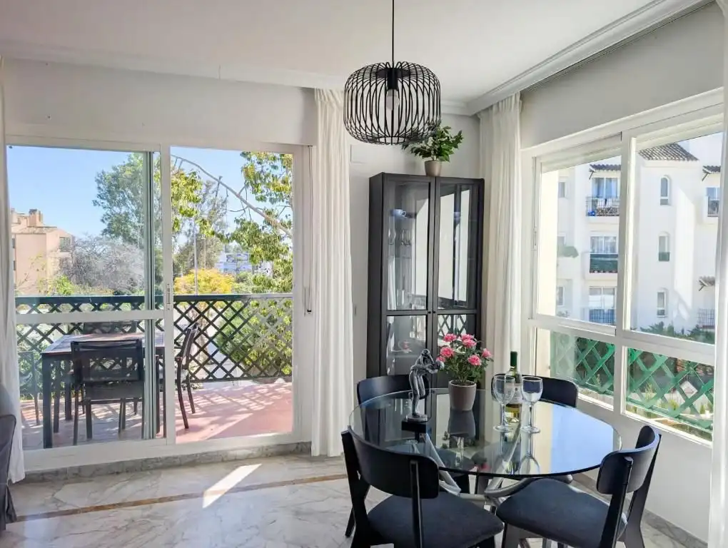 Comedor de Apartamento en venta en Marbella con Aire acondicionado, Trastero y Piscina comunitaria