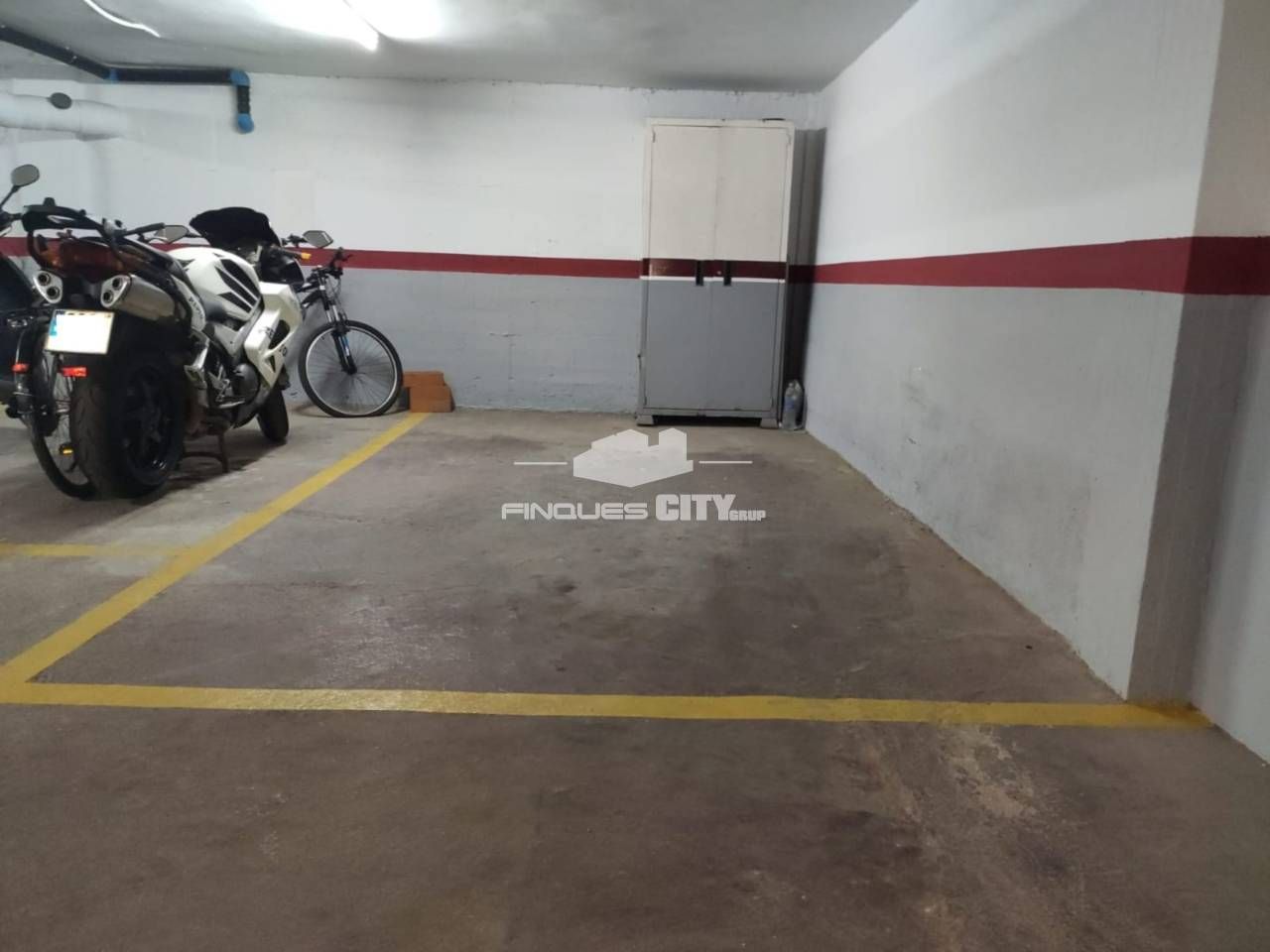 Garage for rent in Miquel Biada, Centre
