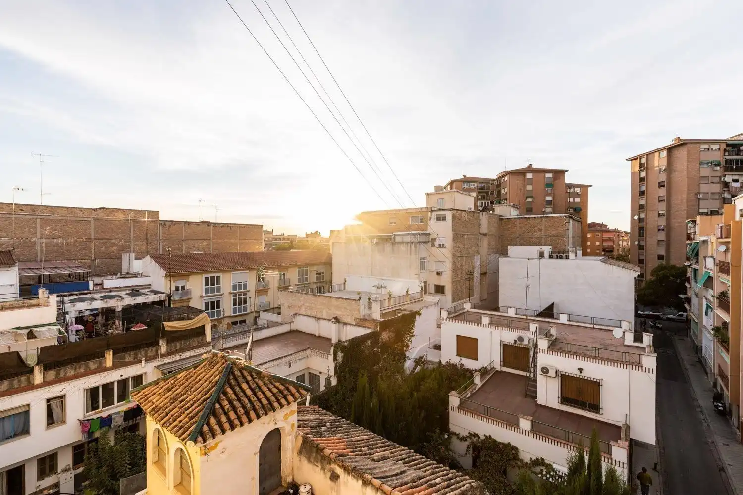 Vista exterior de Àtic en venda en Granada amb Aire condicionat, Terrassa i Balcó