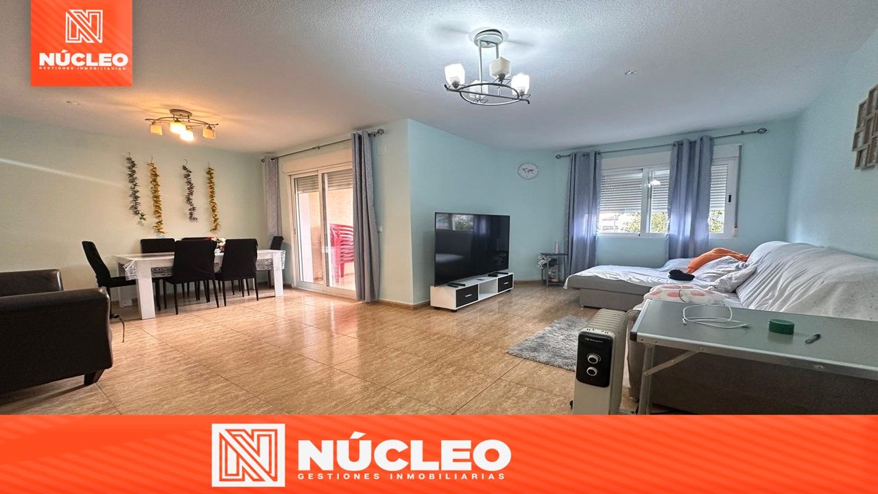 Sala d'estar de Pis en venda en Torre-Pacheco amb Aire condicionat, Terrassa i Moblat