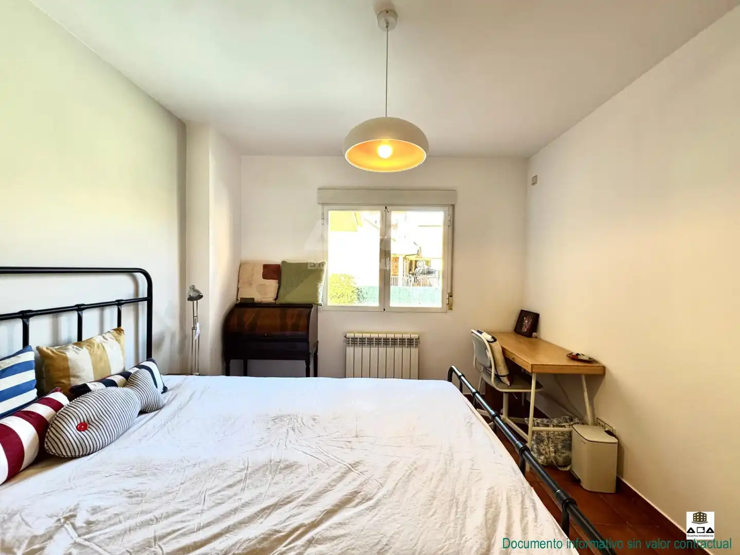 Bedroom of Houses for sale in Villanueva de la Cañada  with Air Conditioner, Heating and Private garden