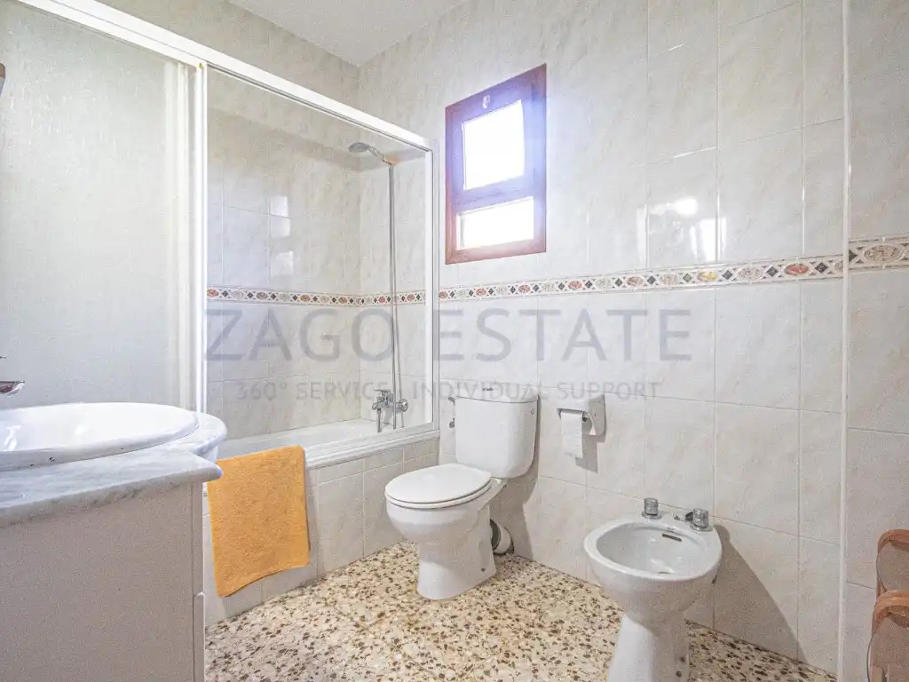 Bany de Casa o xalet de lloguer en La Nucia amb Piscina
