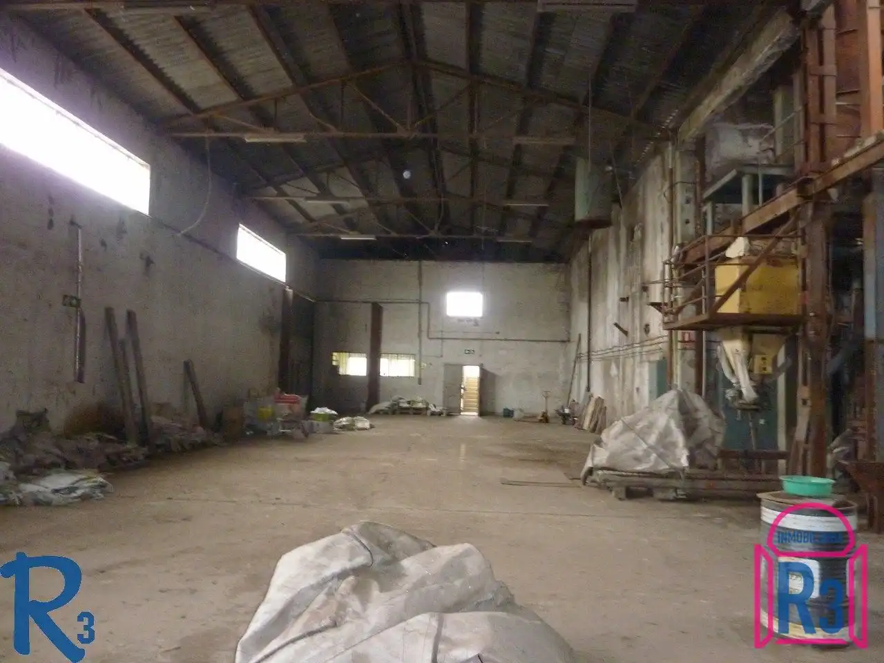 Nau industrial de lloguer en León Capital 
