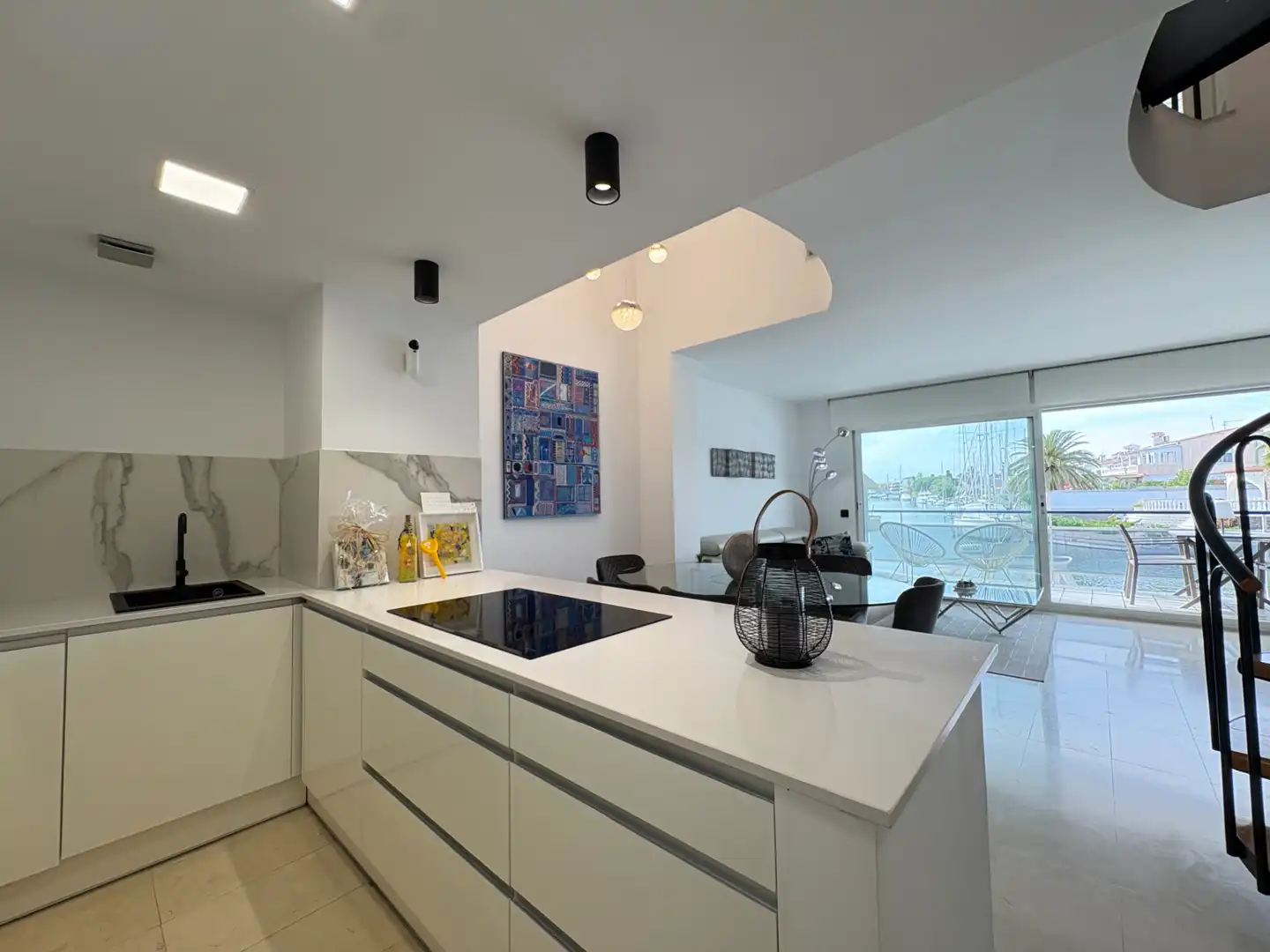 Cuina de Dúplex en venda en Empuriabrava amb Aire condicionat, Terrassa i Balcó