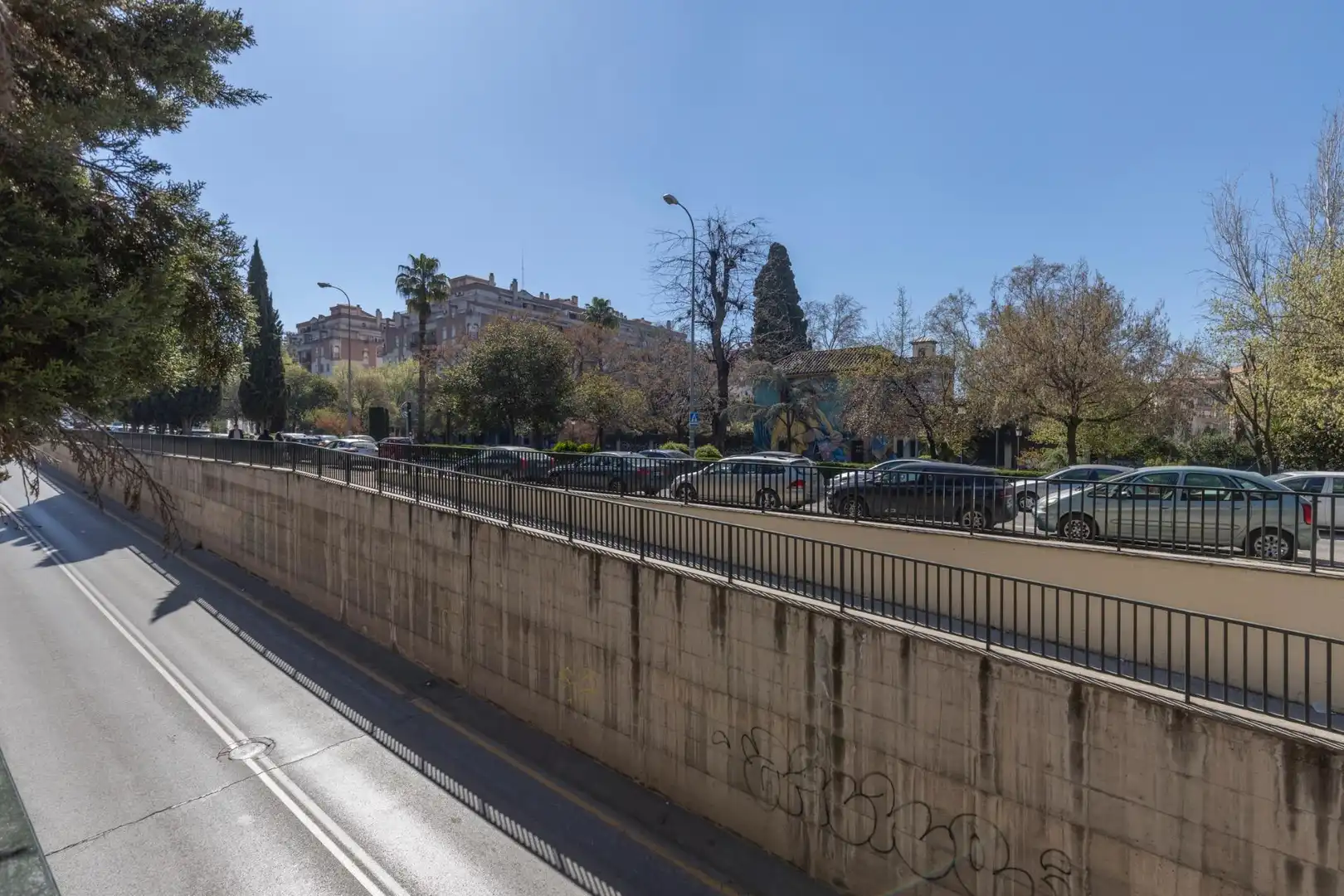 Vista exterior de Pis en venda en Granada amb Aire condicionat, Calefacció i Terrassa