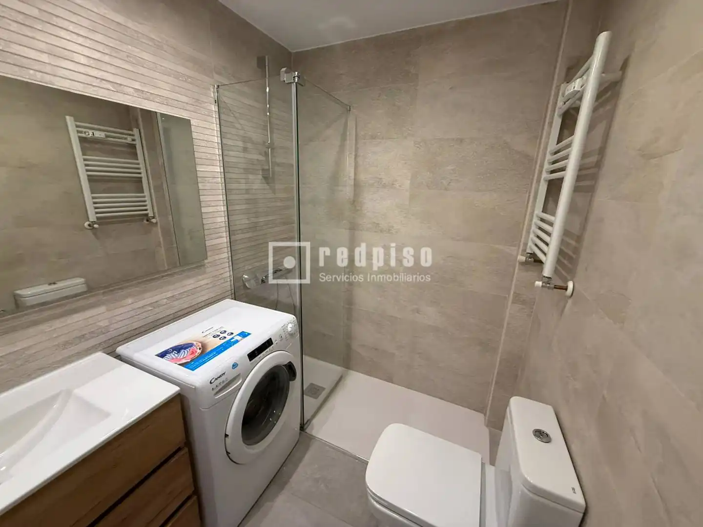 Badezimmer von Loft zur Miete in Madrid mit Klimaanlage