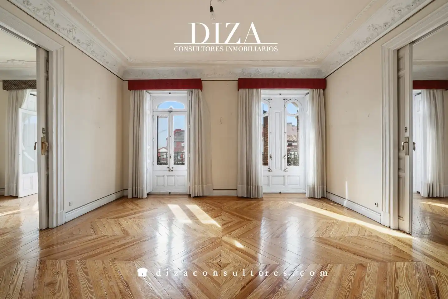 Vista exterior de Piso en venta en  Madrid Capital con Aire acondicionado, Calefacción y Trastero