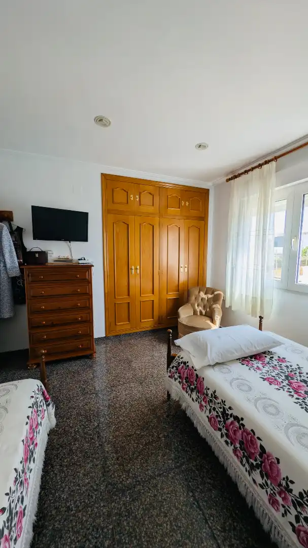 Dormitori de Casa o xalet en venda en Oliva amb Aire condicionat, Calefacció i Jardí privat