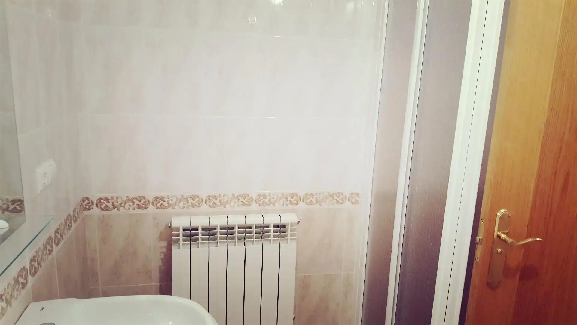 Bany de Casa adosada en venda en Baza amb Forn, Rentadora i Microones