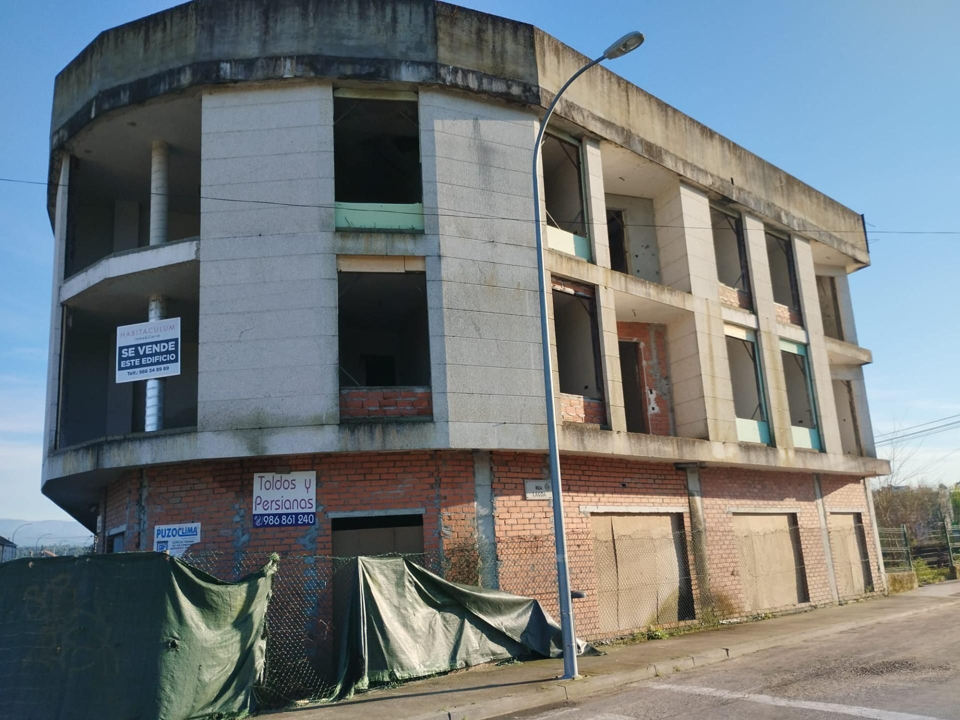 Exterior view of Building for sale in Salvaterra de Miño