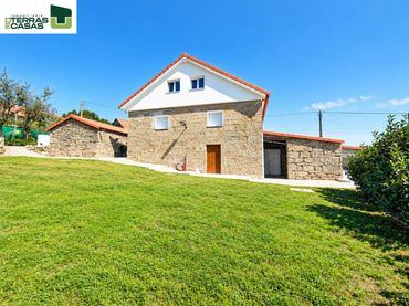 Casa con jardín en venta en A  Cardiña