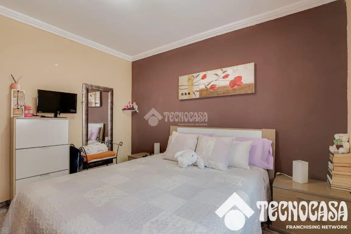 Bedroom of Flat for sale in Santa Coloma de Gramenet  with Air Conditioner, Heating and Balcony