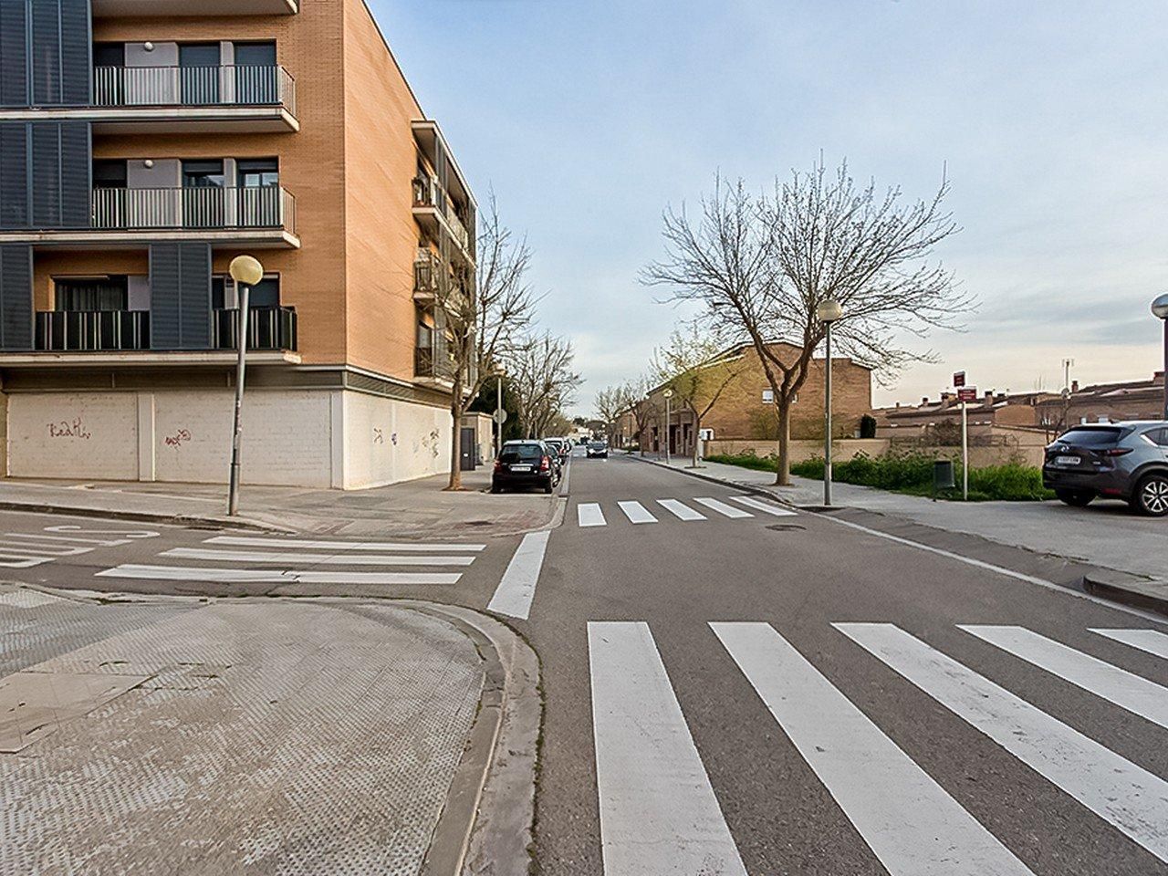 Vista exterior de Local en venda en Palau-solità i Plegamans