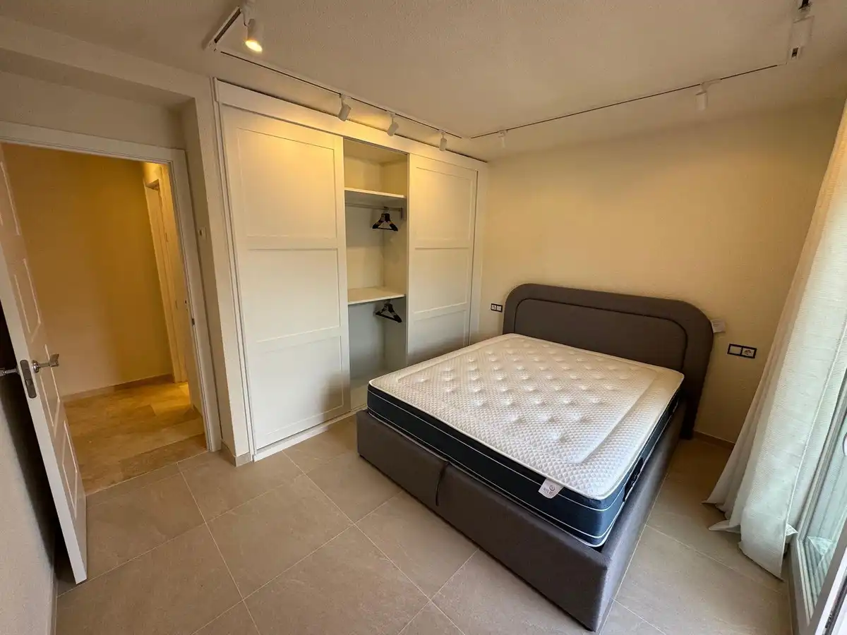 Bedroom of Flat for sale in Benahavís  with Air Conditioner and Terrace