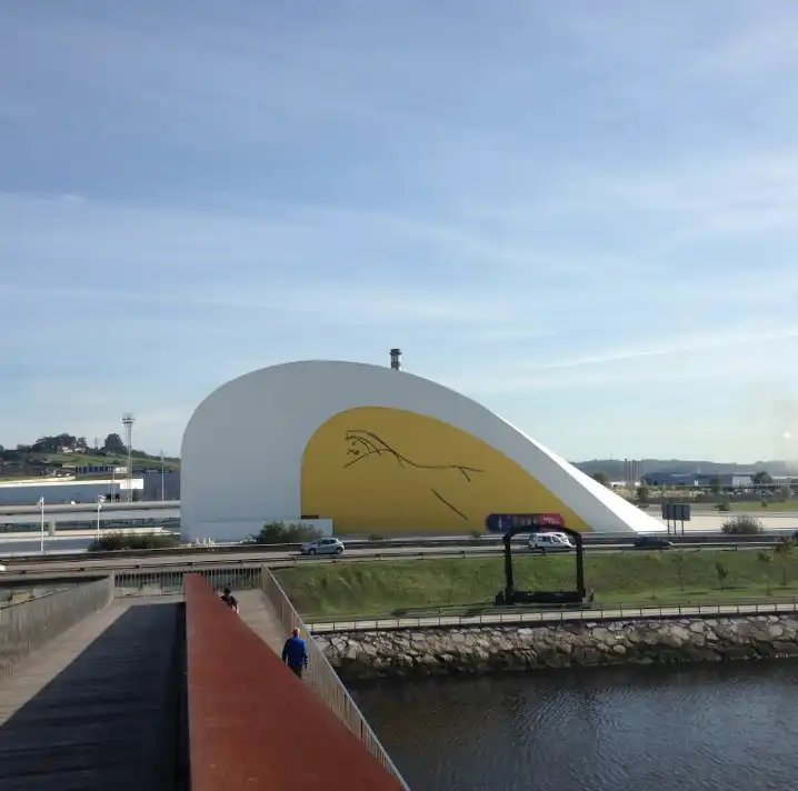 Vista exterior de Terreny industrial en venda en Avilés