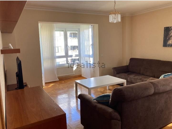 Sala d'estar de Pis de lloguer en  Pamplona / Iruña amb Calefacció, Parquet i Moblat