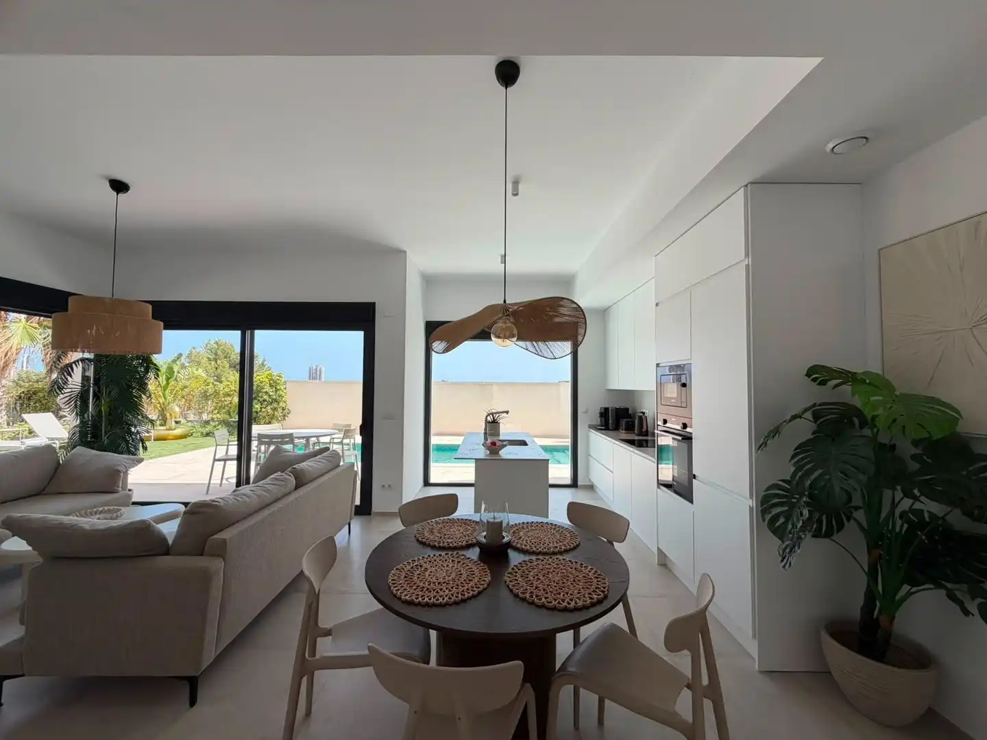 Menjador de Casa o xalet de lloguer en Finestrat amb Aire condicionat, Jardí privat i Terrassa