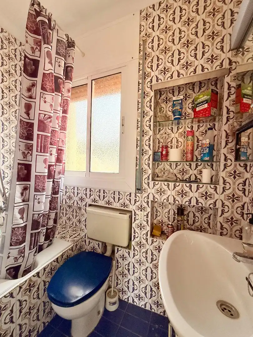 Baño de Ático en venta en Calafell con Calefacción y Terraza