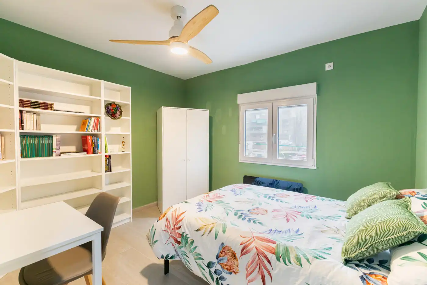 Schlafzimmer von Wohnung zur Miete in Madrid mit Klimaanlage, Heizung und Möbliert