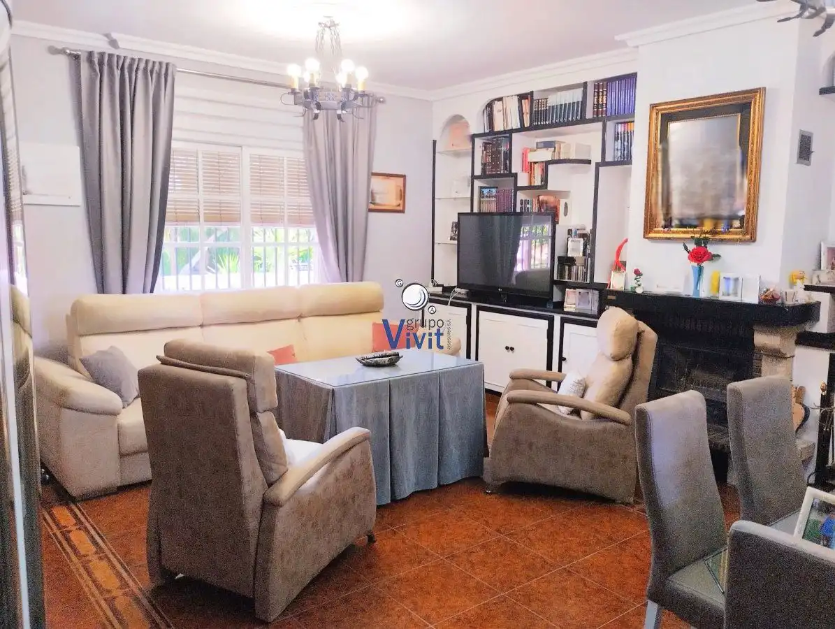 Sala de estar de Casa o chalet en venta en Carmona con Aire acondicionado, Jardín privado y Trastero