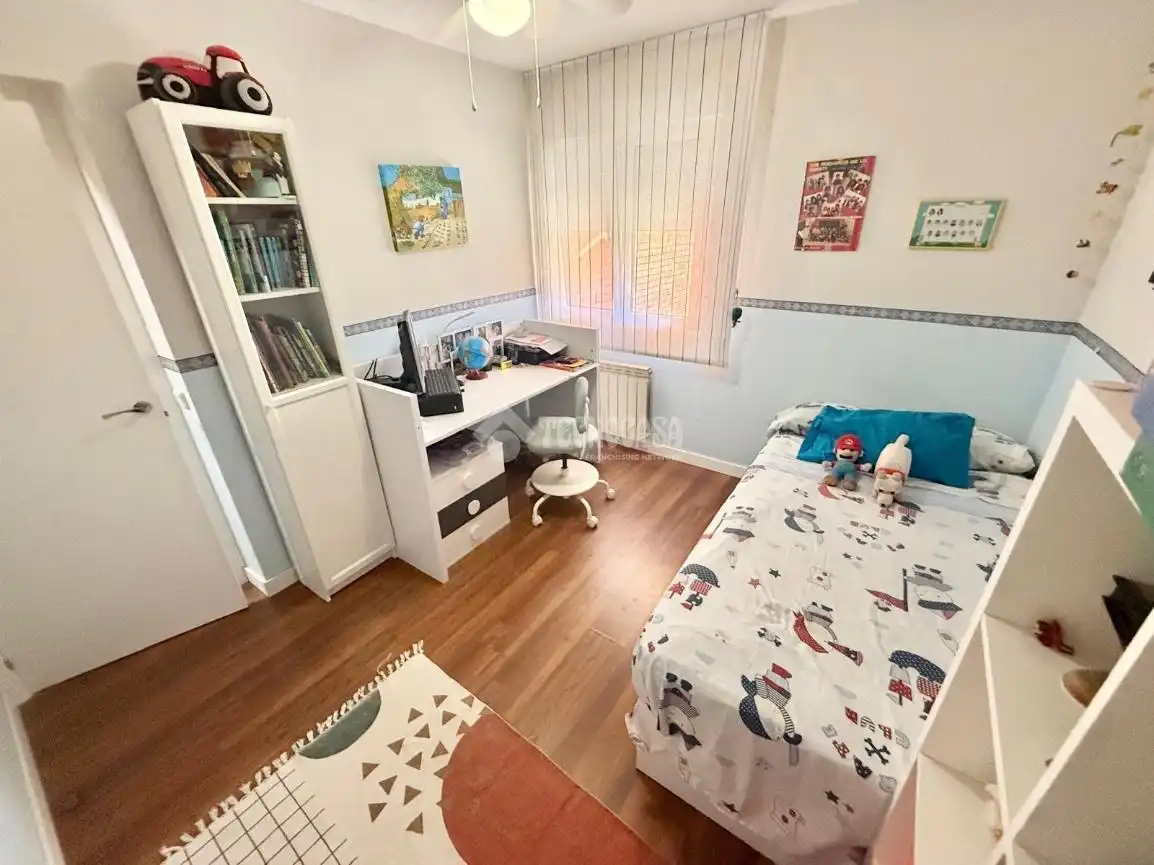 Habitación de Casa adosada en venta en Illescas con Aire acondicionado y Parquet