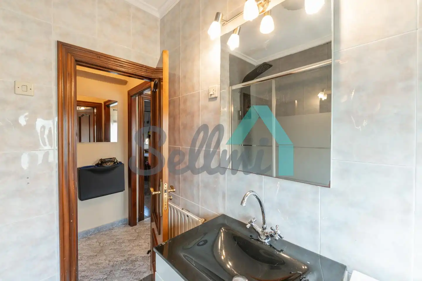 Baño de Piso en venta en Riosa con Calefacción y Terraza