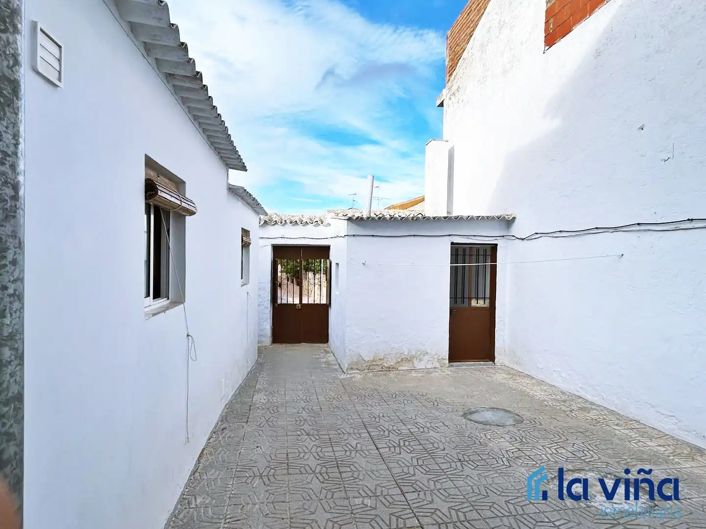 Exterior view of Houses for sale in Humilladero