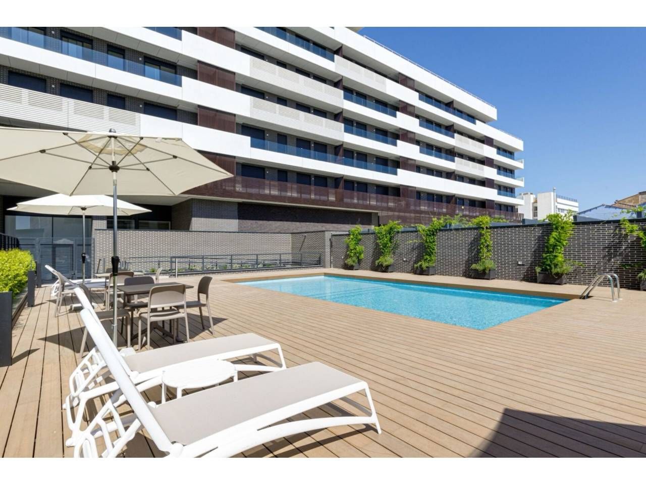 Swimming pool of Flat for sale in Montgat  with Air Conditioner, Heating and Parquet flooring