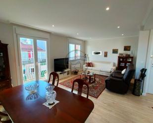 Living room of Apartment to rent in Vigo   with Heating, Parquet flooring and Balcony