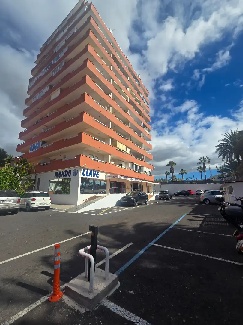 Local comercial de lloguer a Avenida Santiago Puig, imagen 2