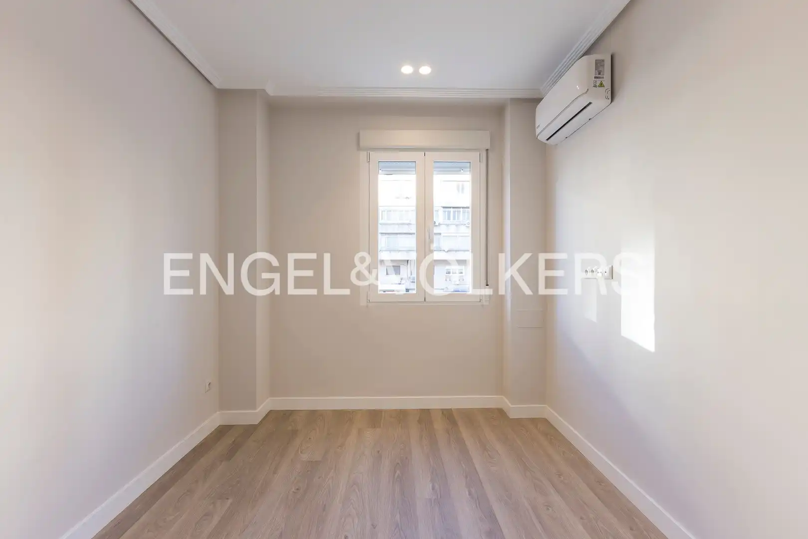Habitación de Piso en venta en Madrid con Aire acondicionado y Calefacción