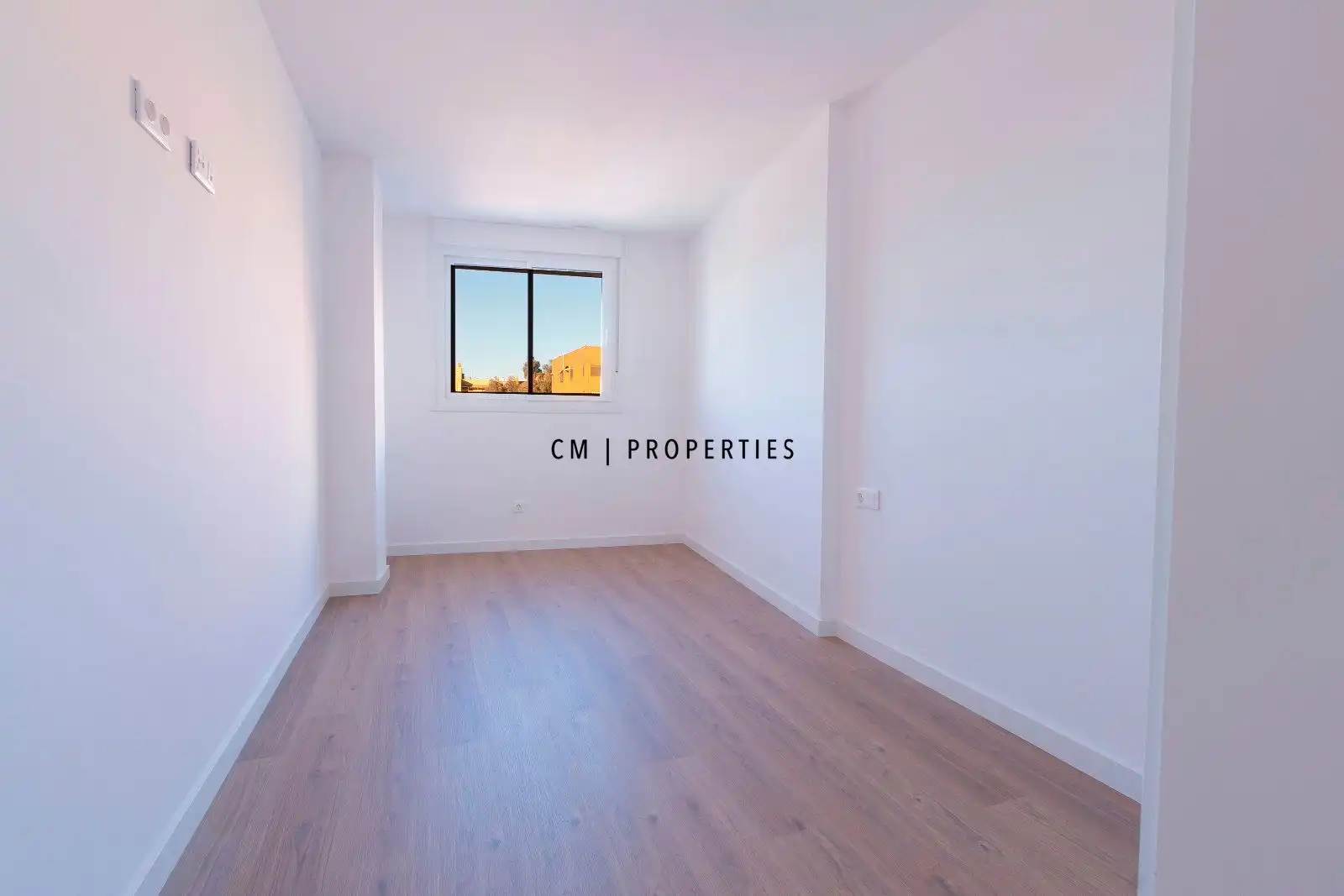 Habitación de Piso de alquiler en Valencia con Terraza, Trastero y Piscina