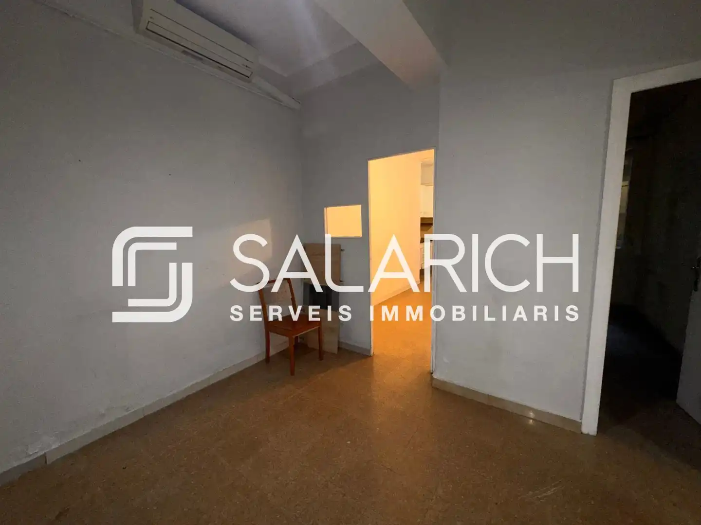 Flat for sale in Barcelona  with Air Conditioner