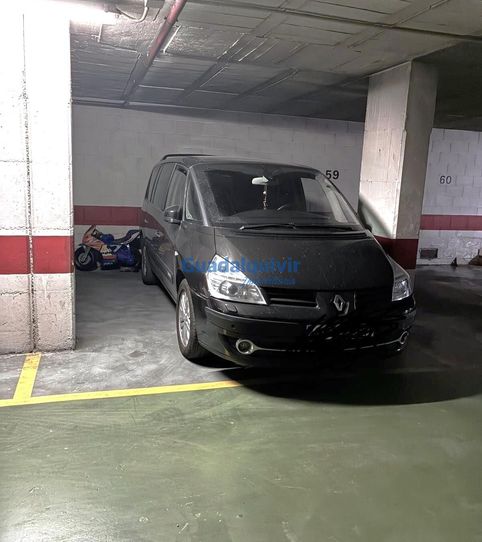 Foto 2 de Garaje en venta en La Buhaira, Sevilla Capital