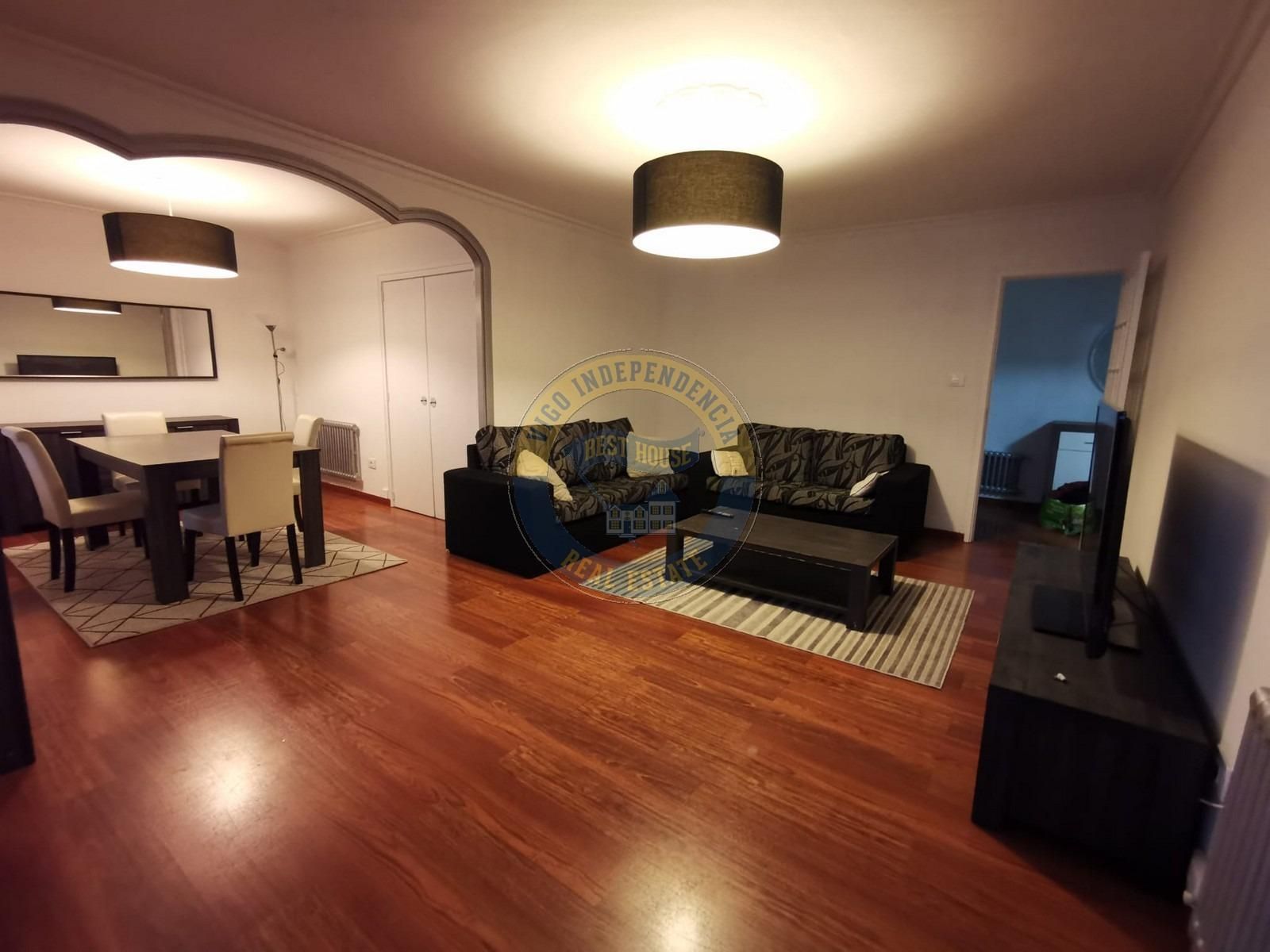 Living room of Flat to rent in Vigo   with Heating, Parquet flooring and Terrace