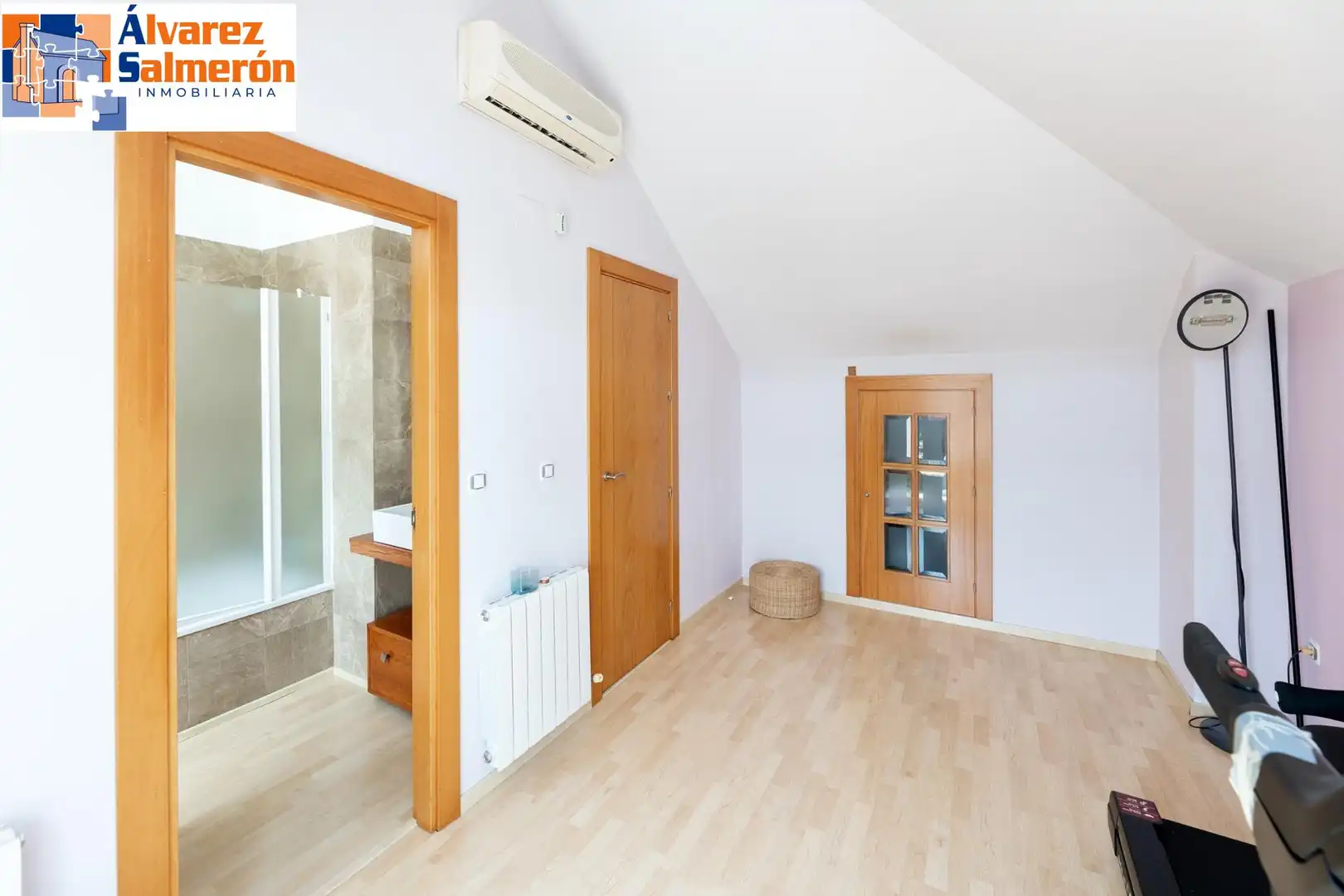 Casa adosada en venta en Calle SALA DOS HERMANAS, Crta. De la Sierra